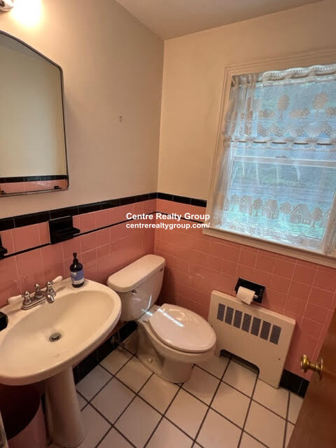 98 Atwood Ave, Newtonville