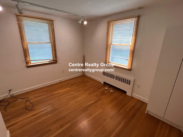 98 Atwood Ave, Newtonville