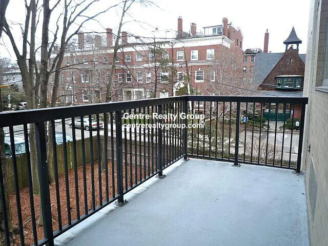 101 Monmouth St, Longwood