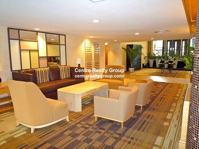 101 Monmouth St, Longwood