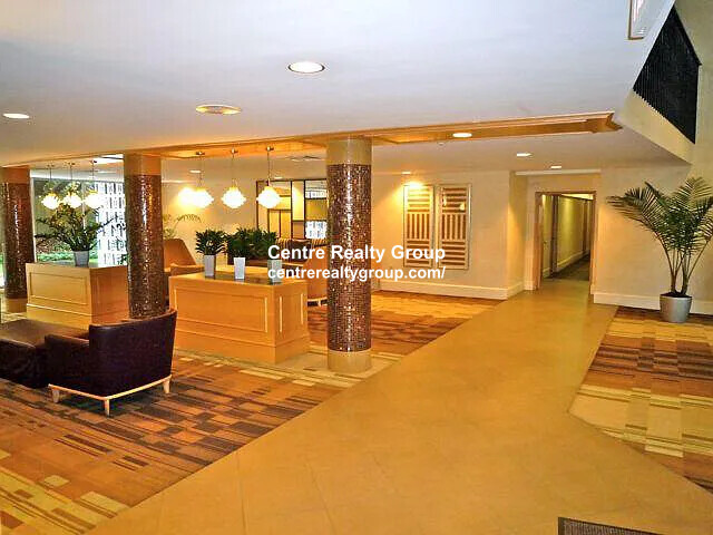 101 Monmouth St, Longwood