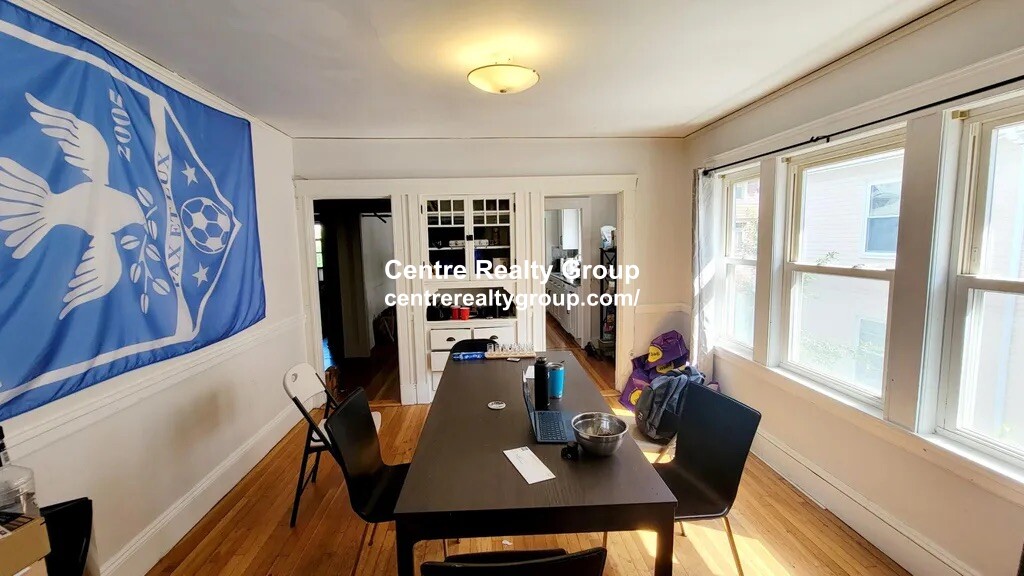 21 Sunset Rd, West Somerville