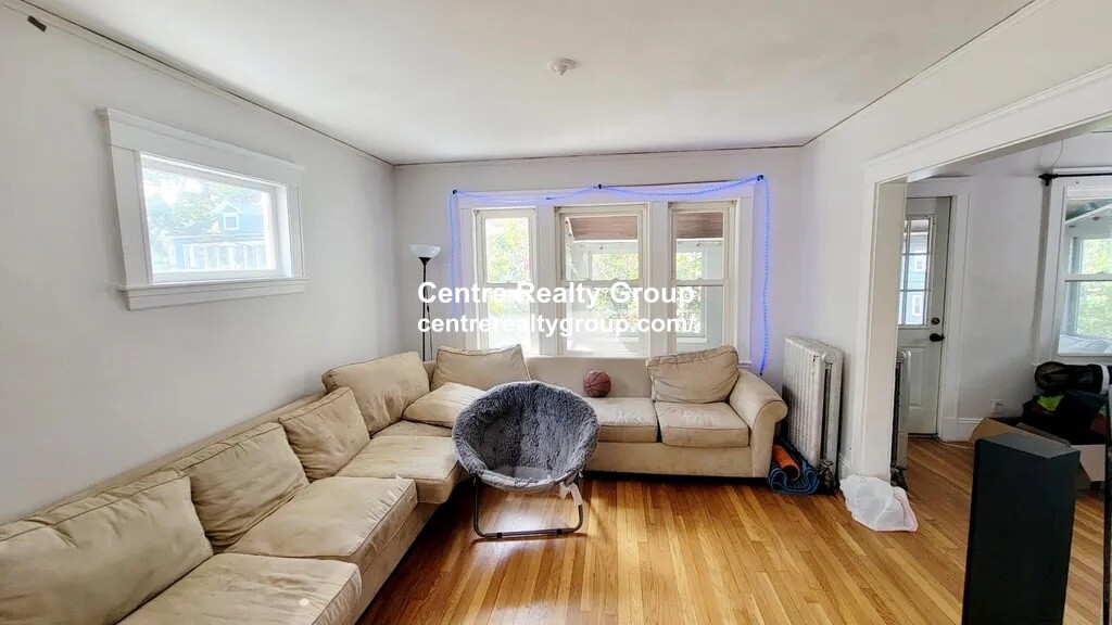 21 Sunset Rd, West Somerville