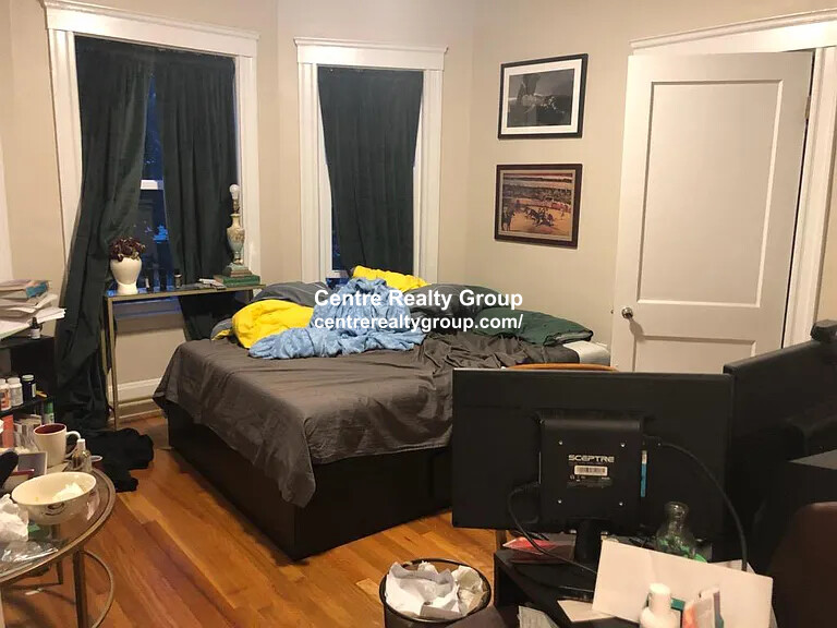 23 Berwick Rd, Tufts University