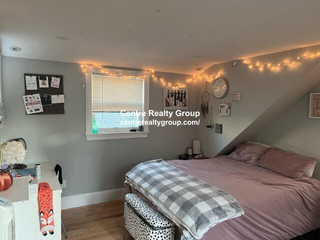 180 Hillside St, Mission Hill