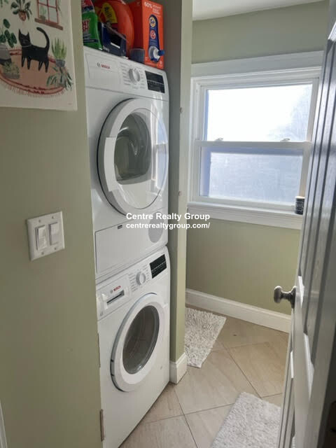 180 Hillside St, Mission Hill