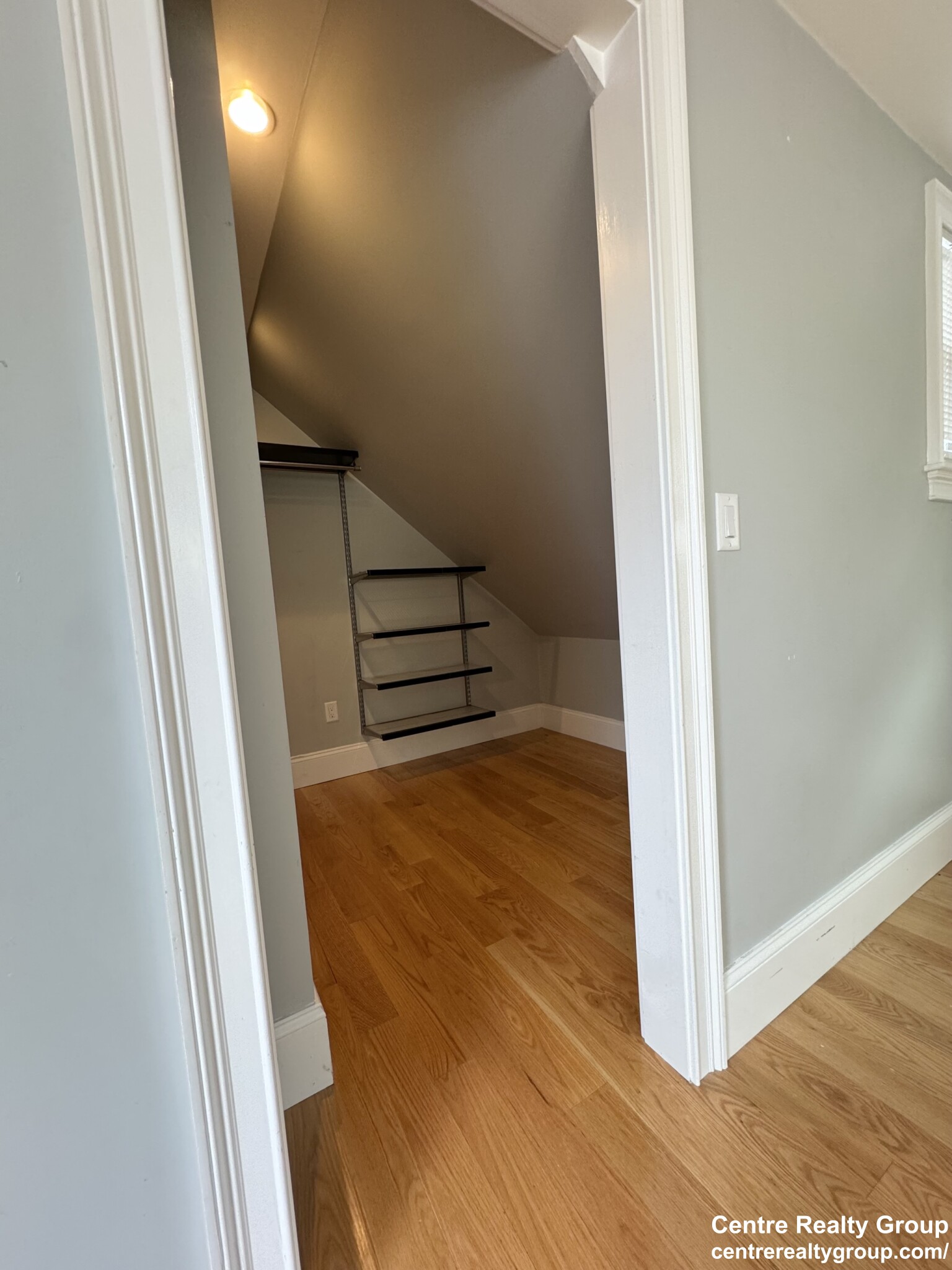 180 Hillside St, Mission Hill