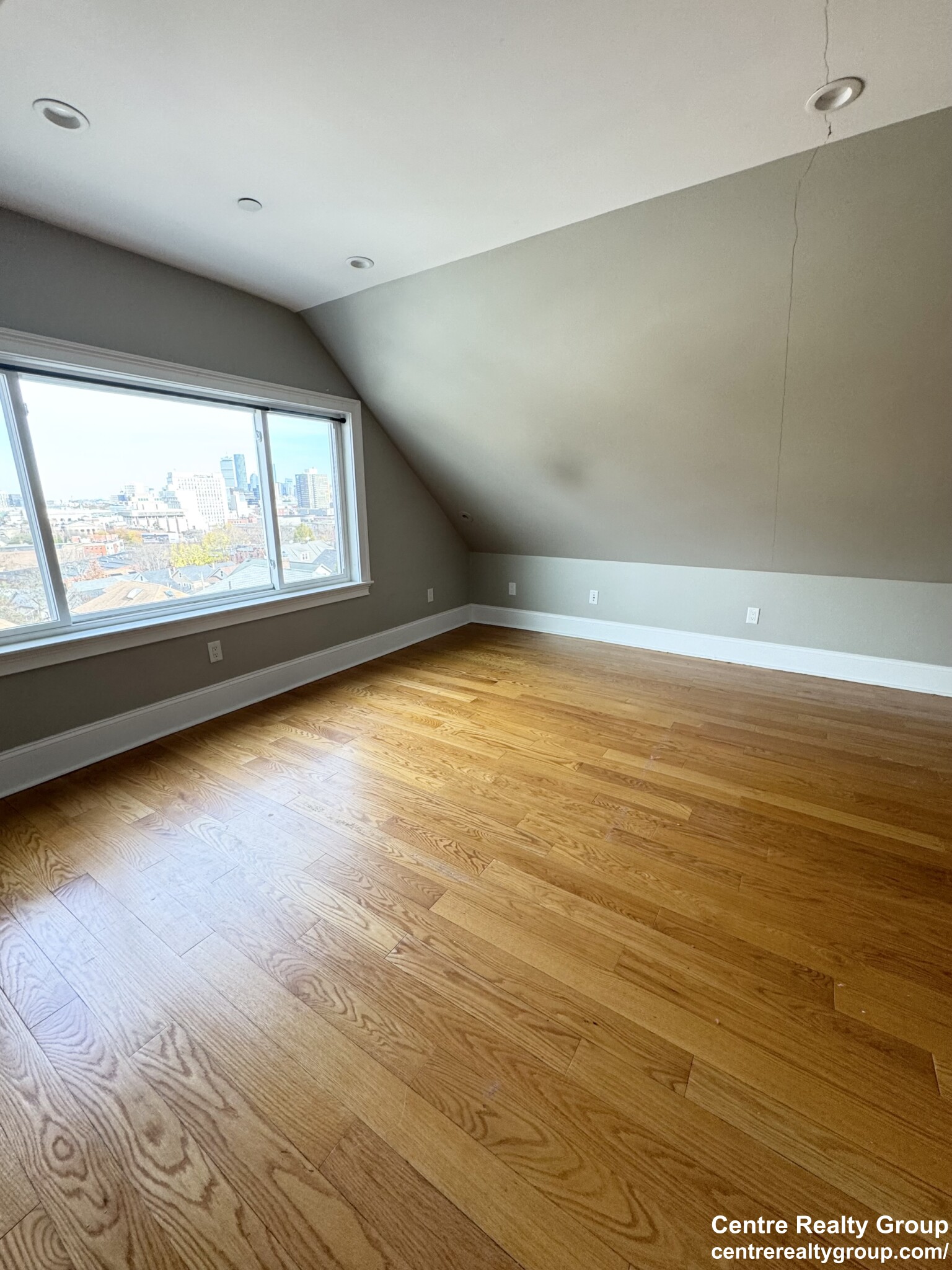 180 Hillside St, Mission Hill