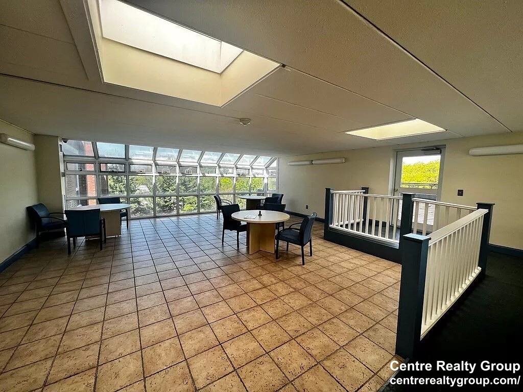 545 Centre St, Jamaica Plain