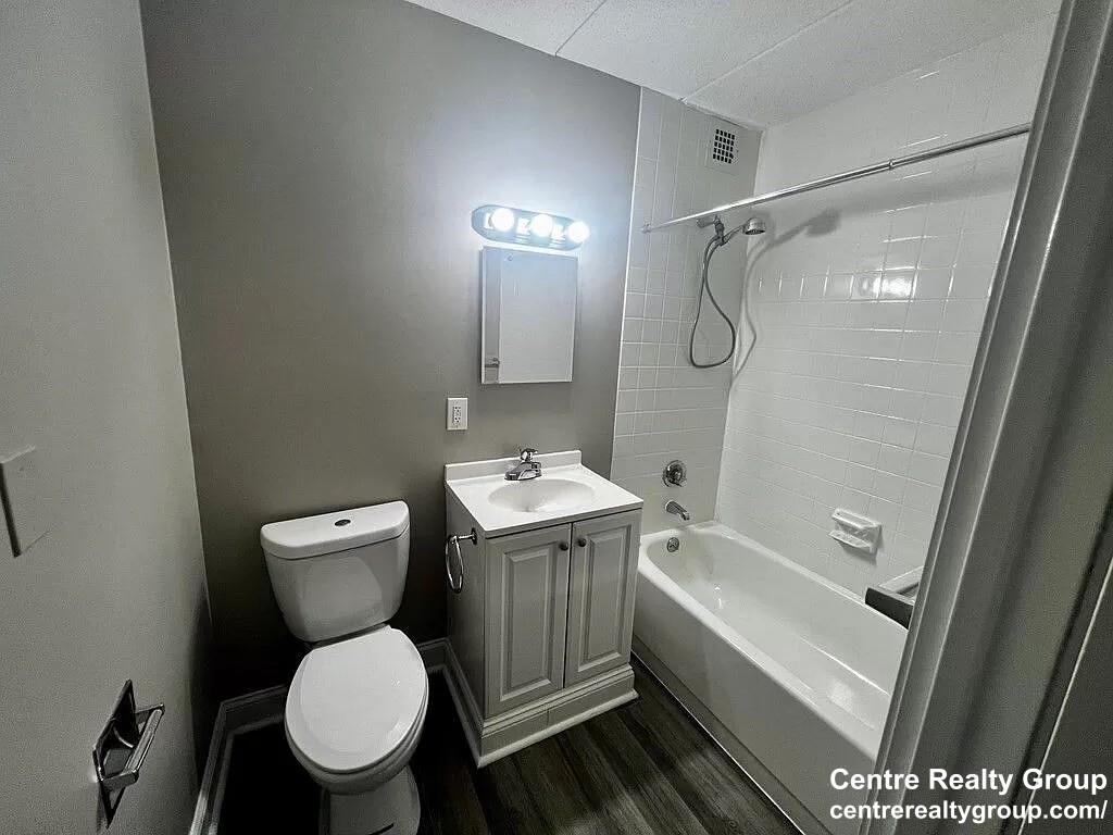 545 Centre St, Jamaica Plain