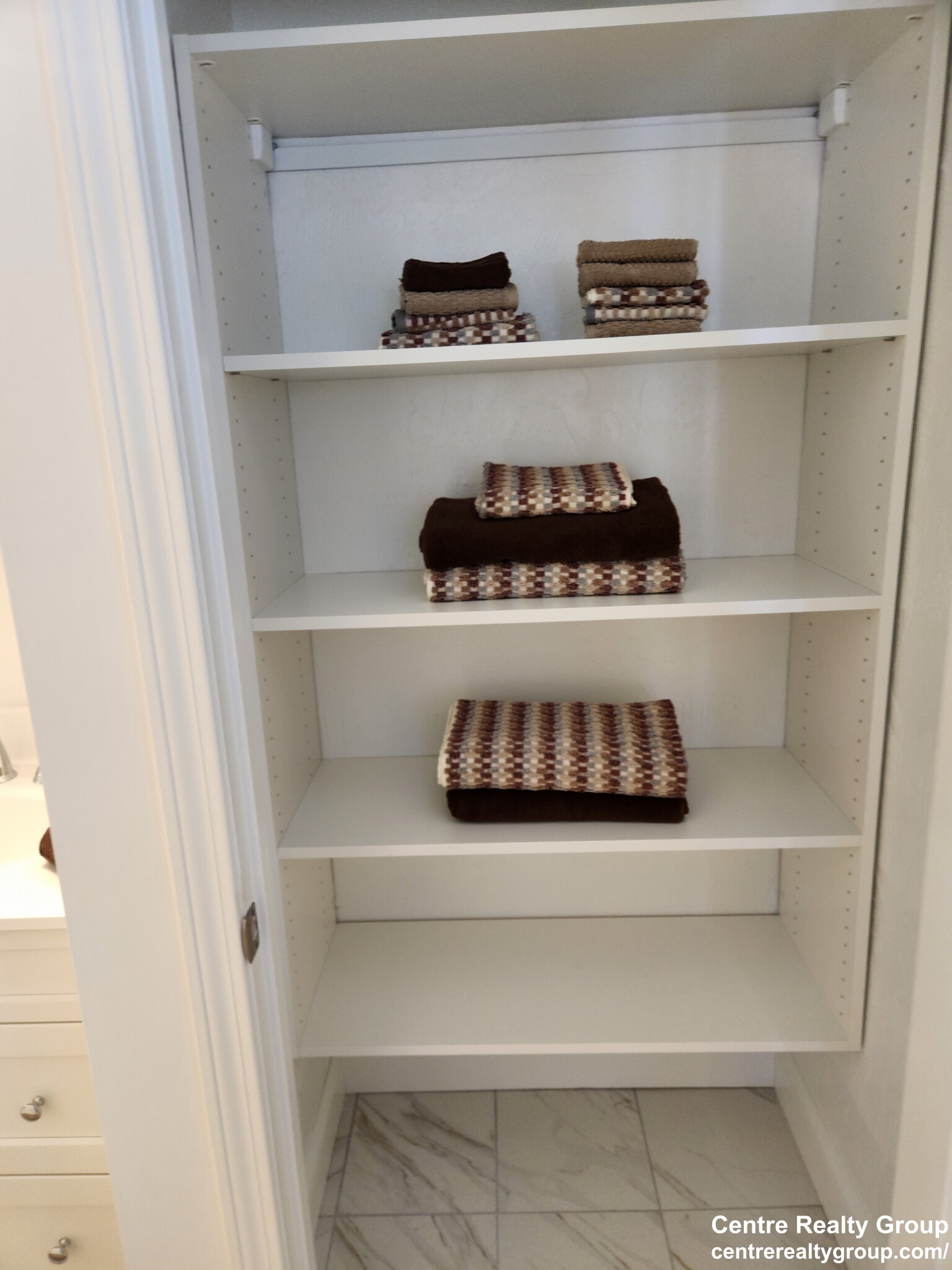 55 Waterfall Dr, Canton