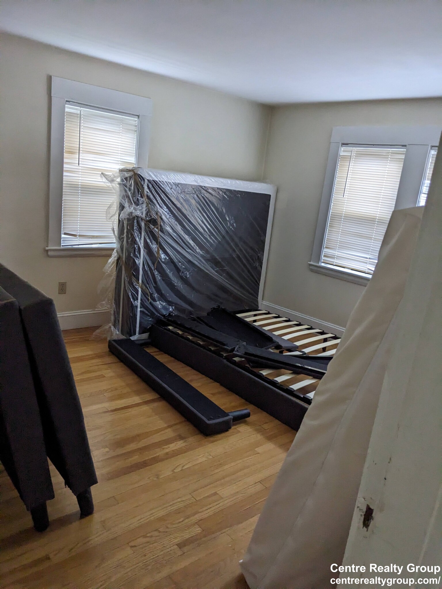 35 Middle St, Newtonville