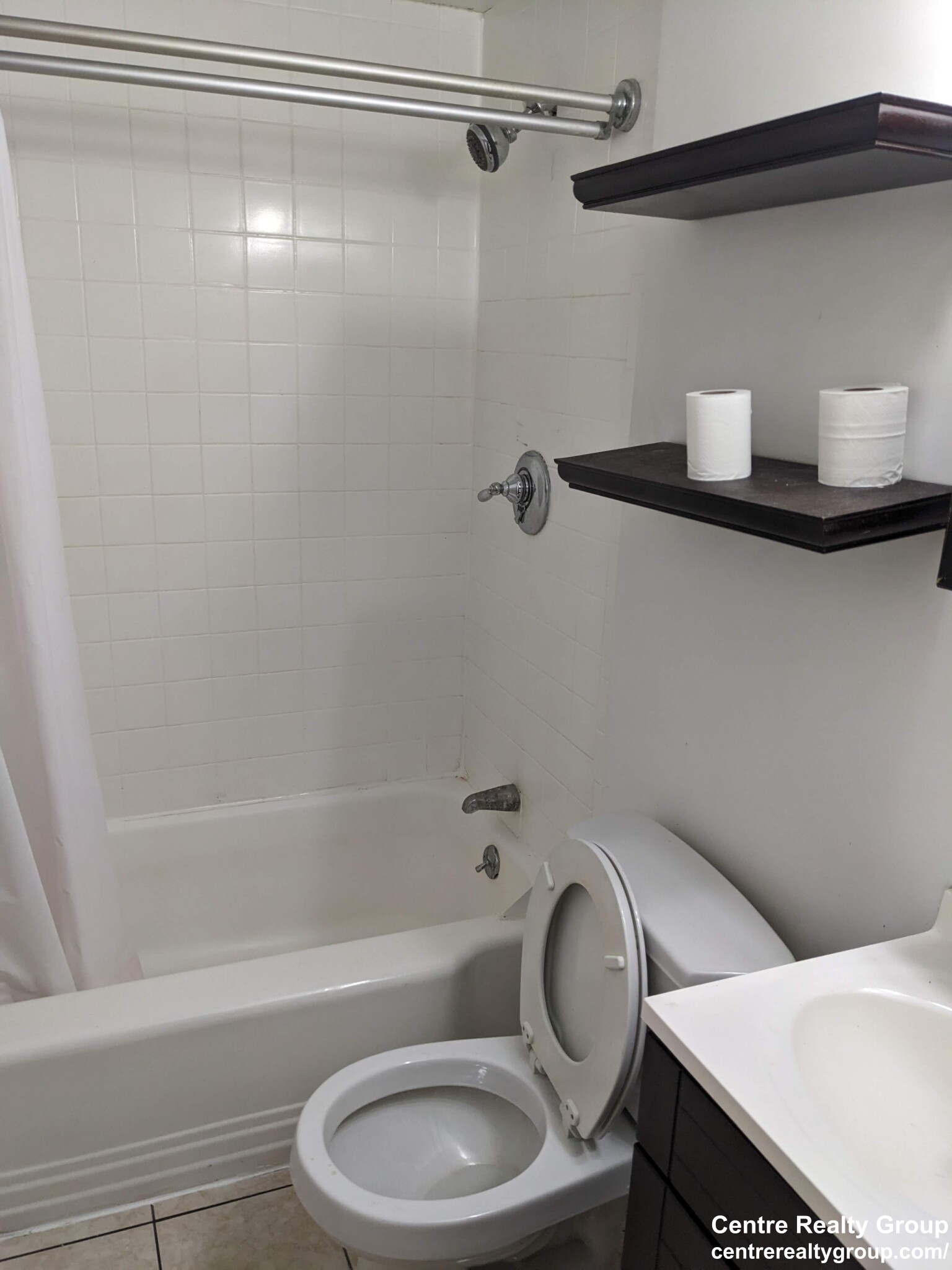 35 Middle St, Newtonville