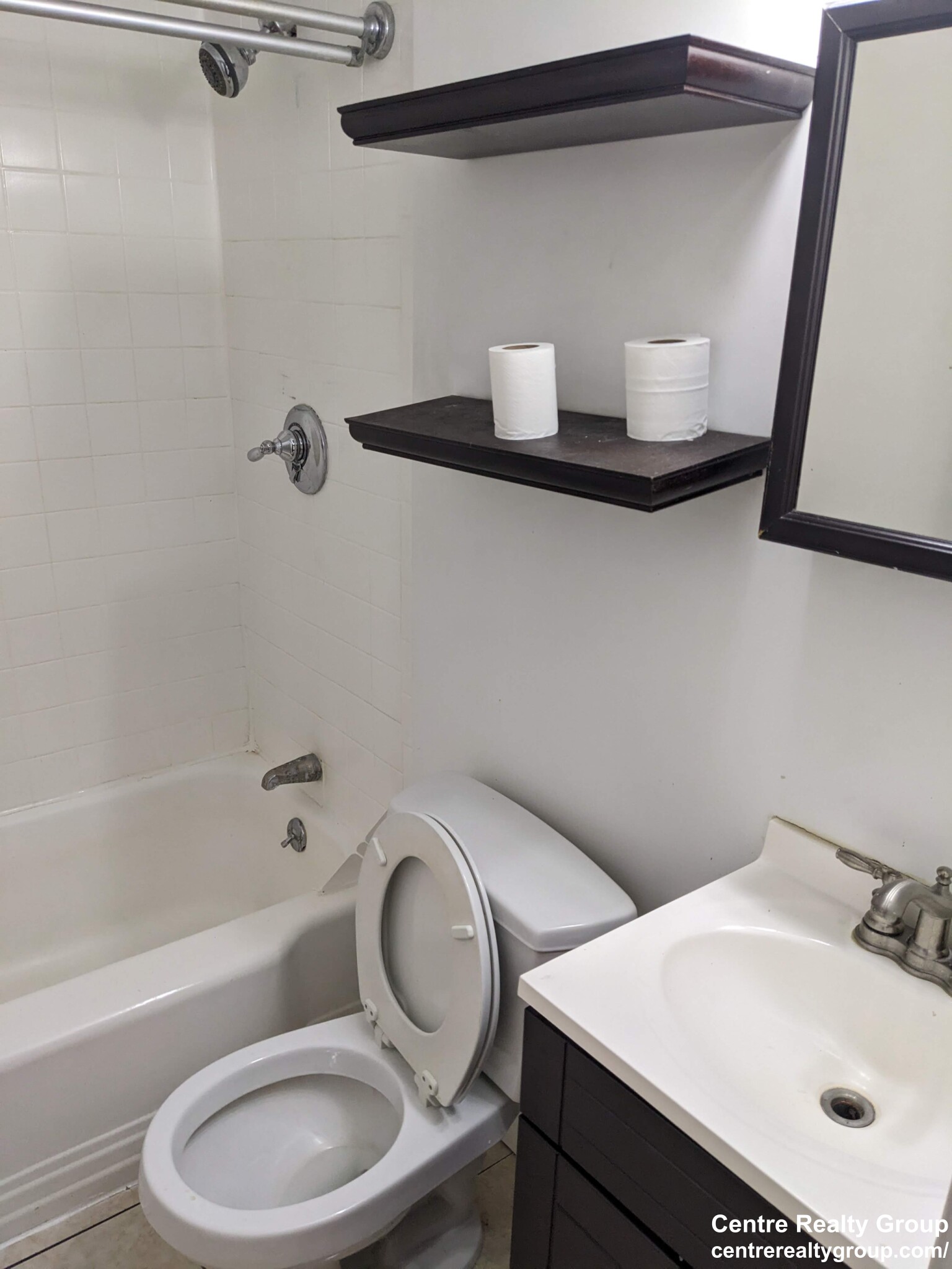 35 Middle St, Newtonville