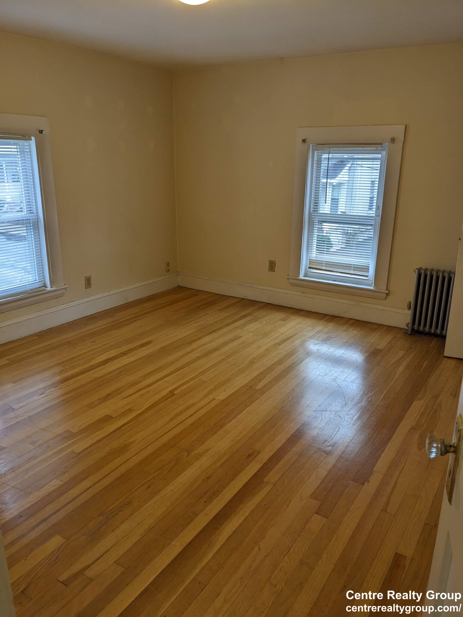 35 Middle St, Newtonville