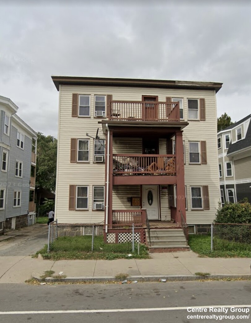 4049 Washington St, Roslindale