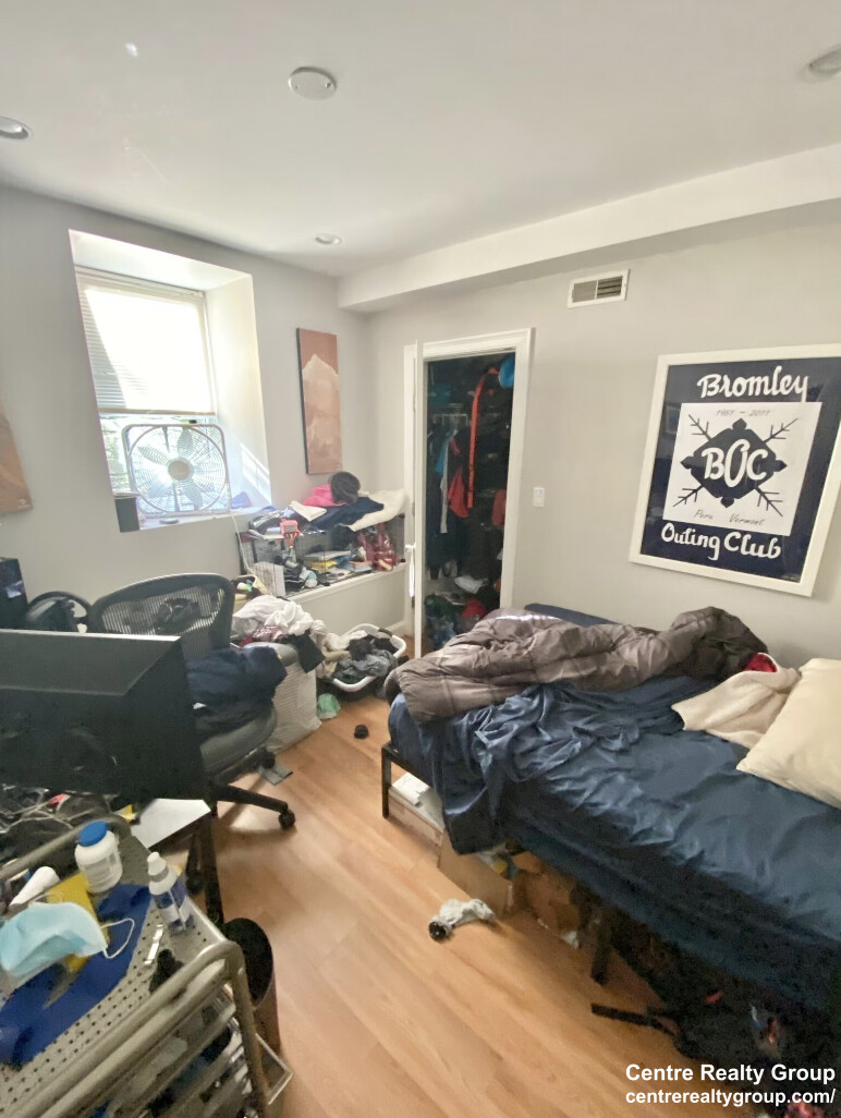 721 Parker St, Mission Hill