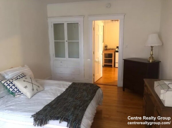 14 Centre St, Mid-Cambridge