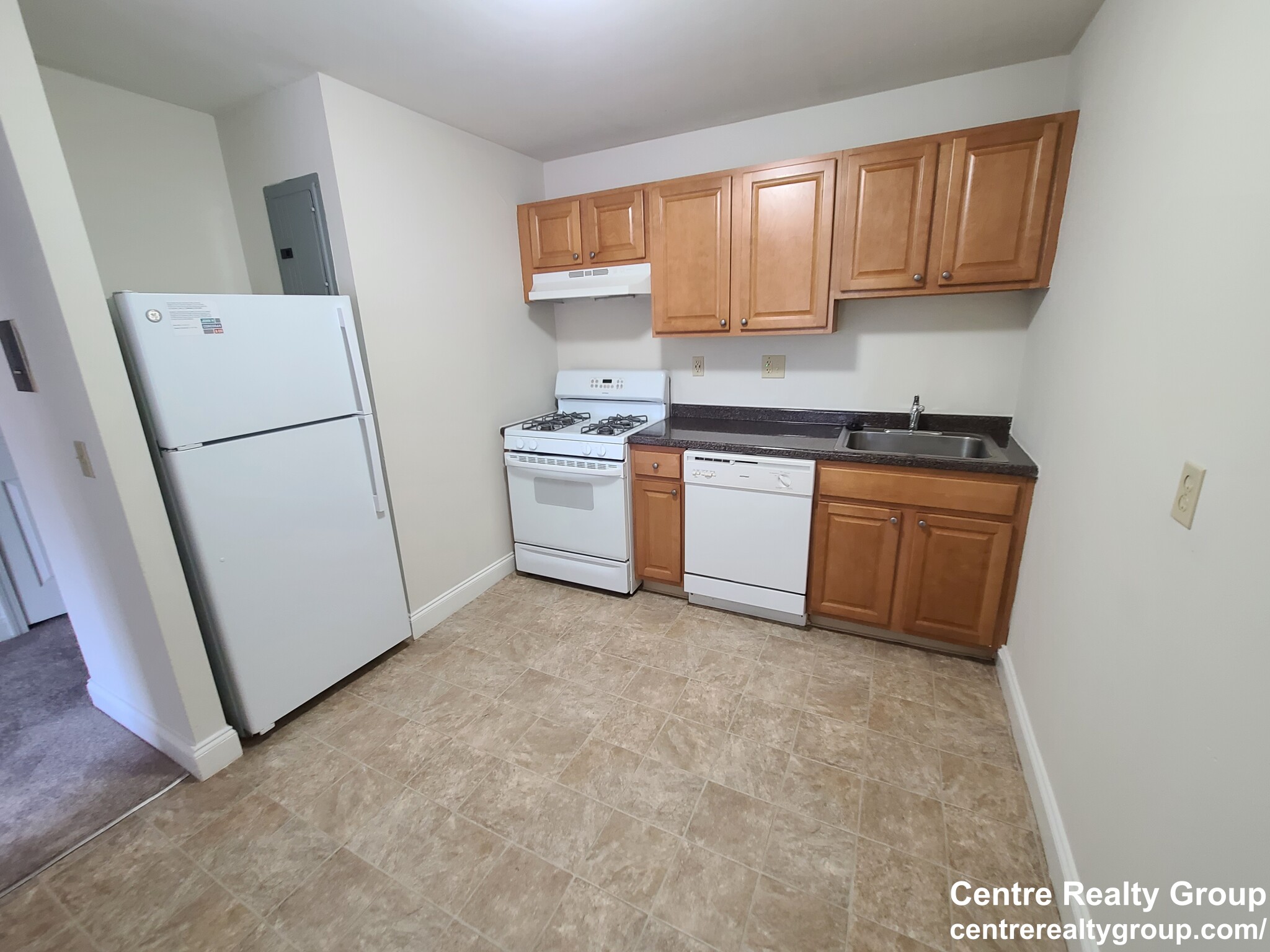 1 Canton Rd, North Quincy