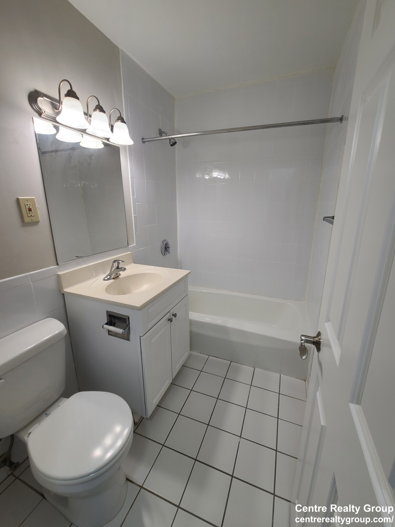 1 Canton Rd, North Quincy