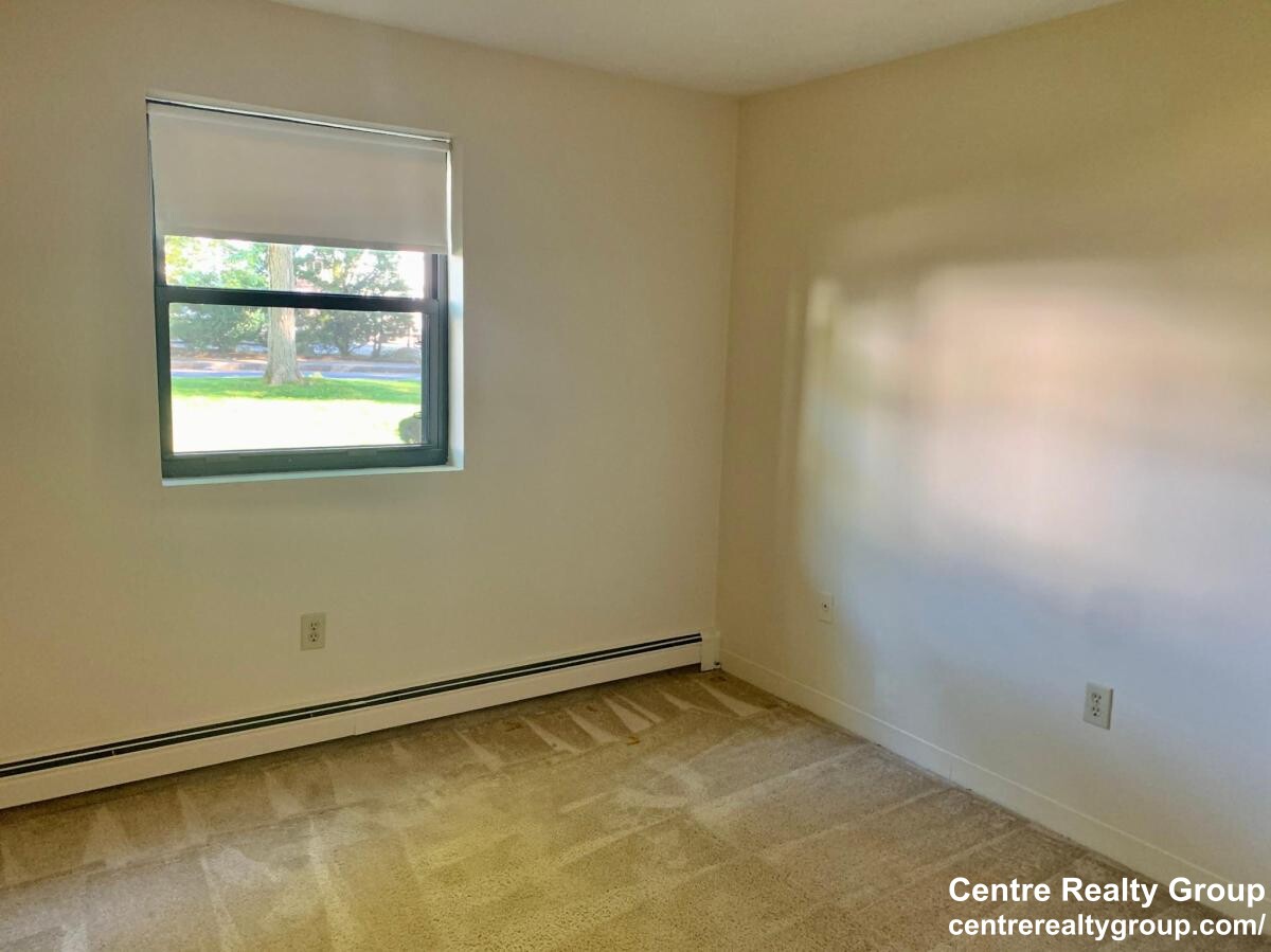 55 Farwell St, Newtonville