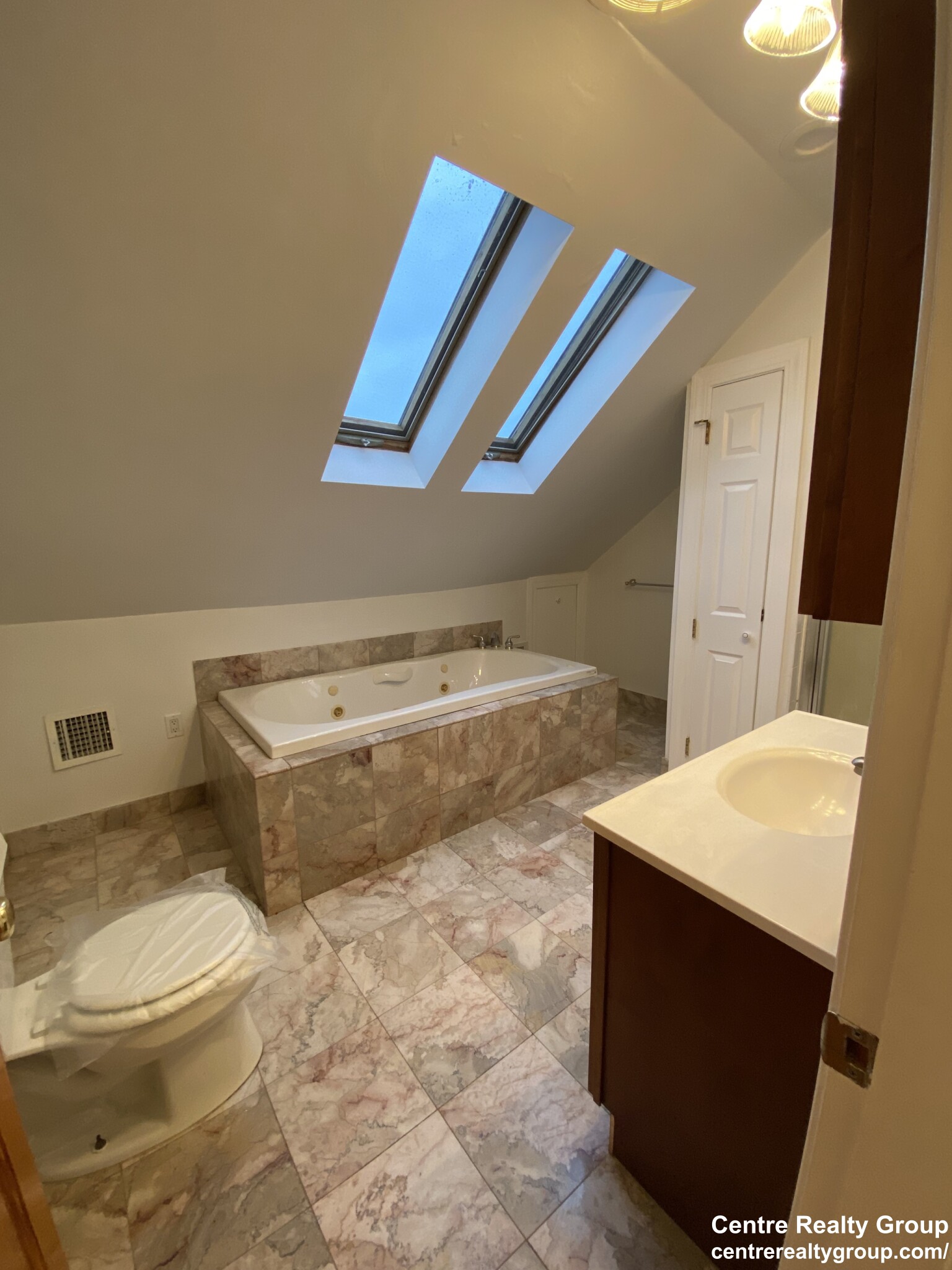 200 Hyde Park Ave. — Jamaica Plain