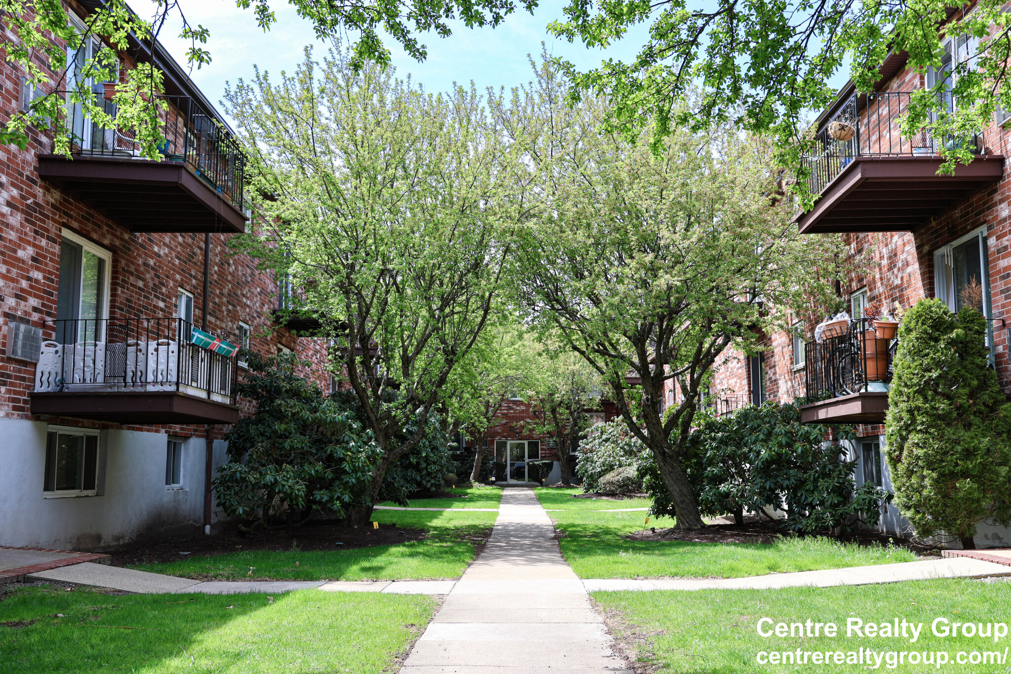 33 Westgate Rd, Chestnut Hill