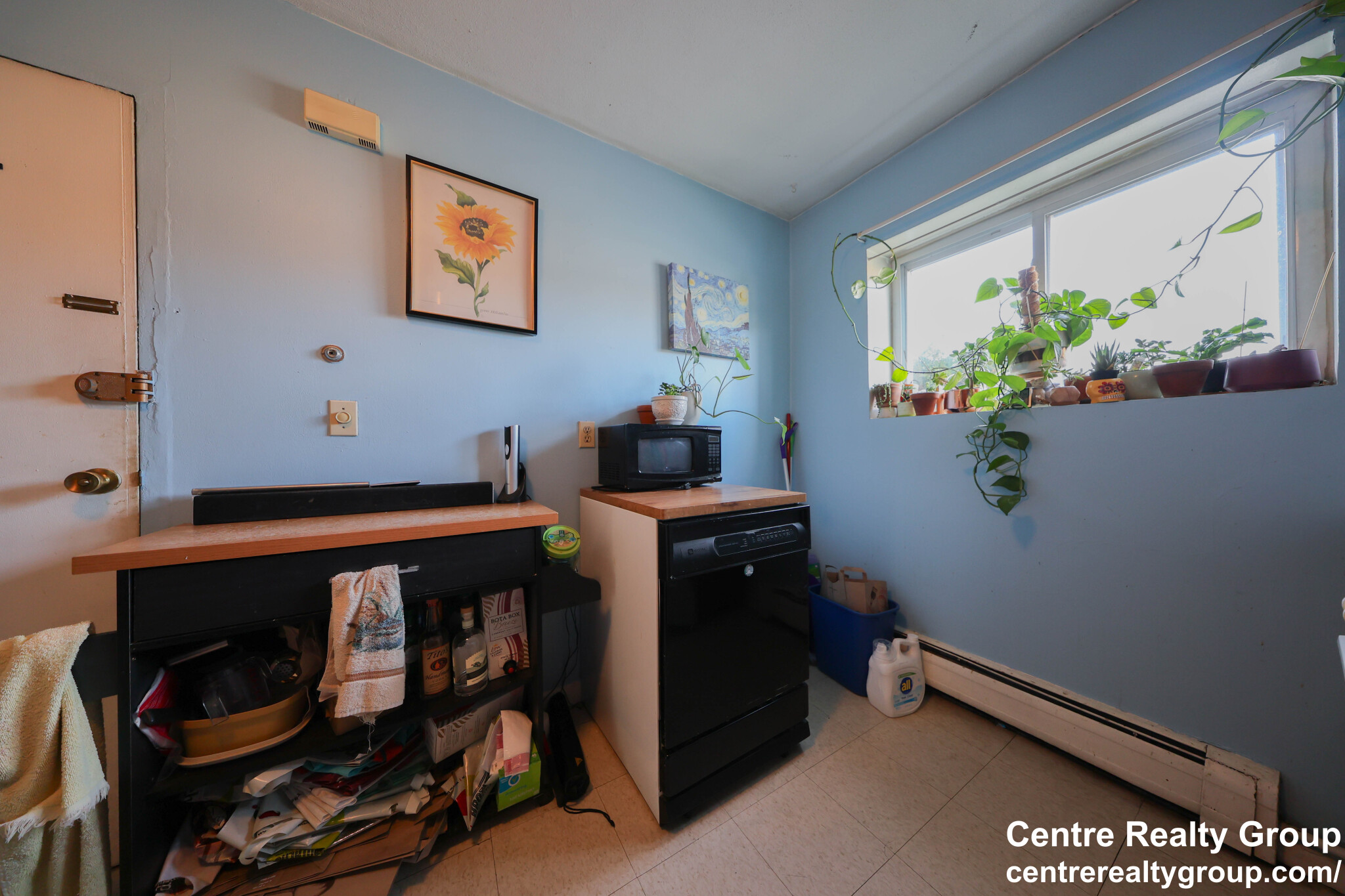 33 Westgate Rd, Chestnut Hill