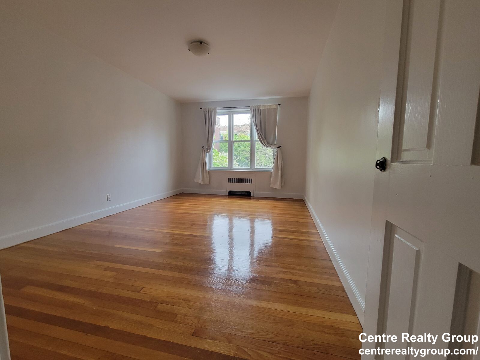 76 Strathmore Rd, Brighton