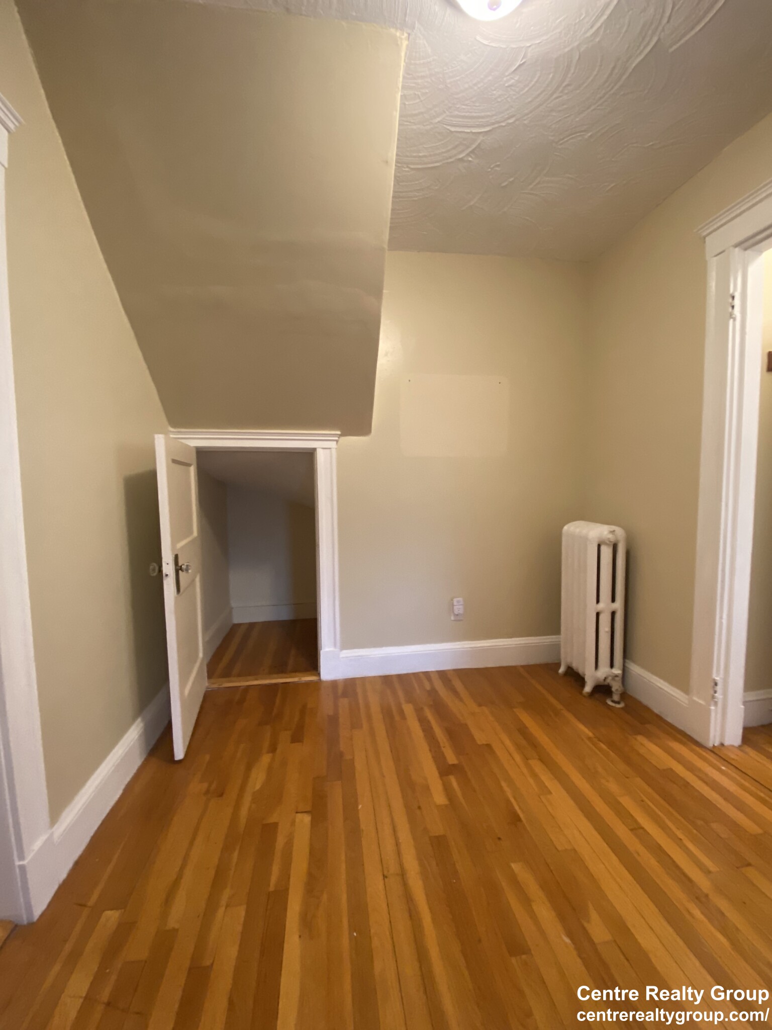 586 Lagrange St, West Roxbury