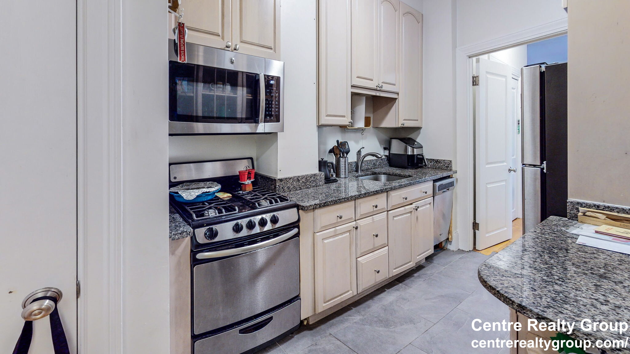 62 West Cedar St, Beacon Hill