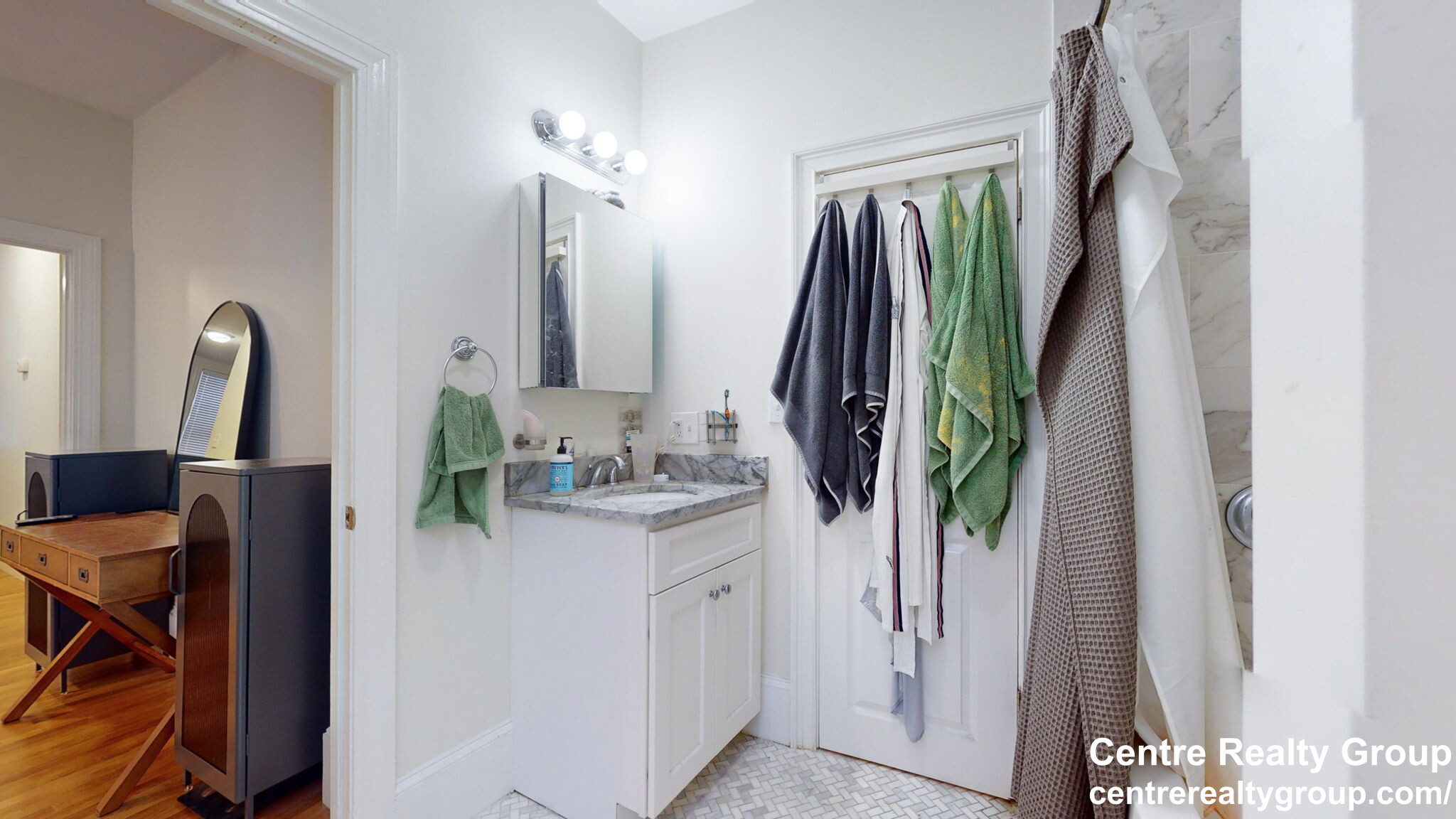 62 West Cedar St, Beacon Hill