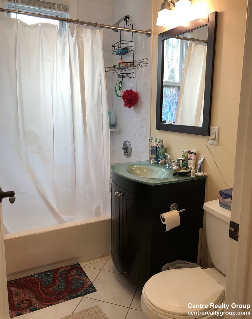 20 Armstrong St, Jamaica Plain