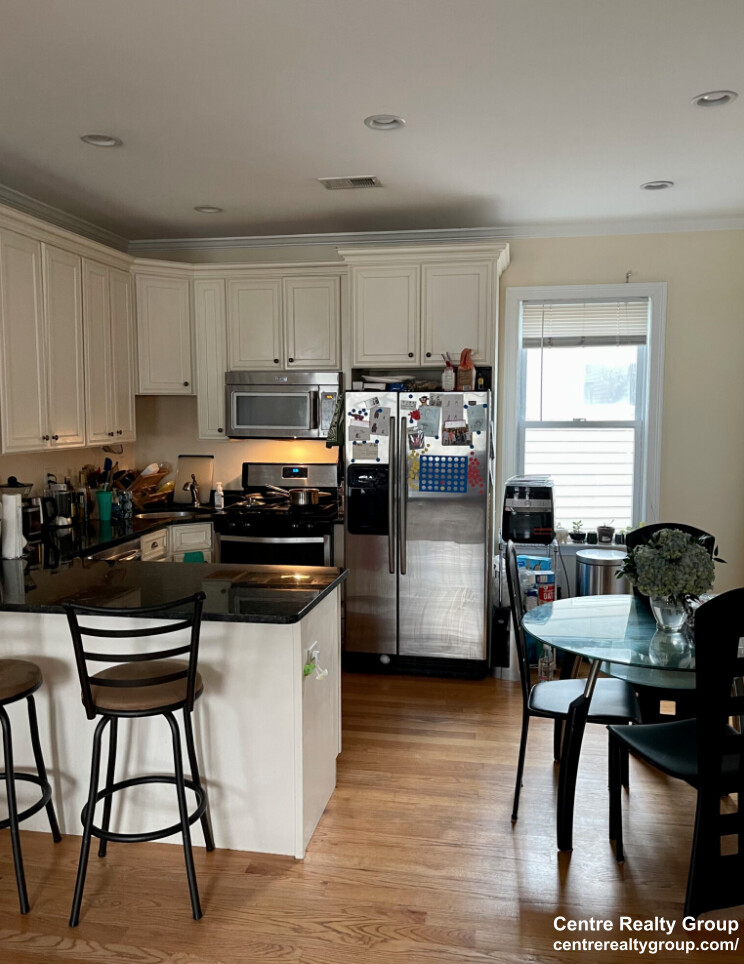 20 Armstrong St, Jamaica Plain