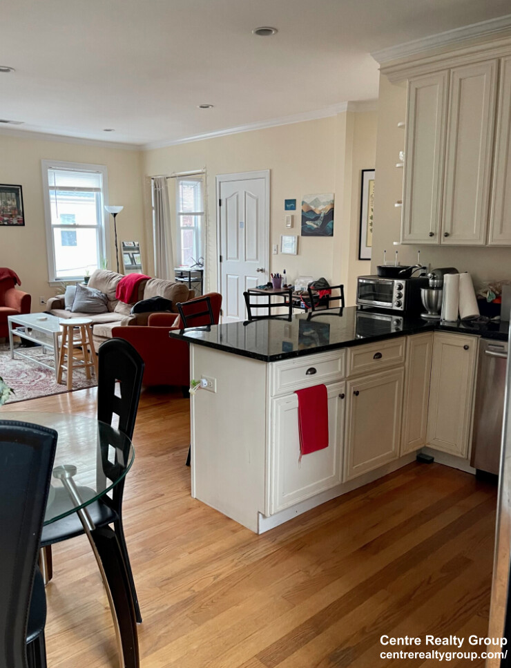 20 Armstrong St, Jamaica Plain