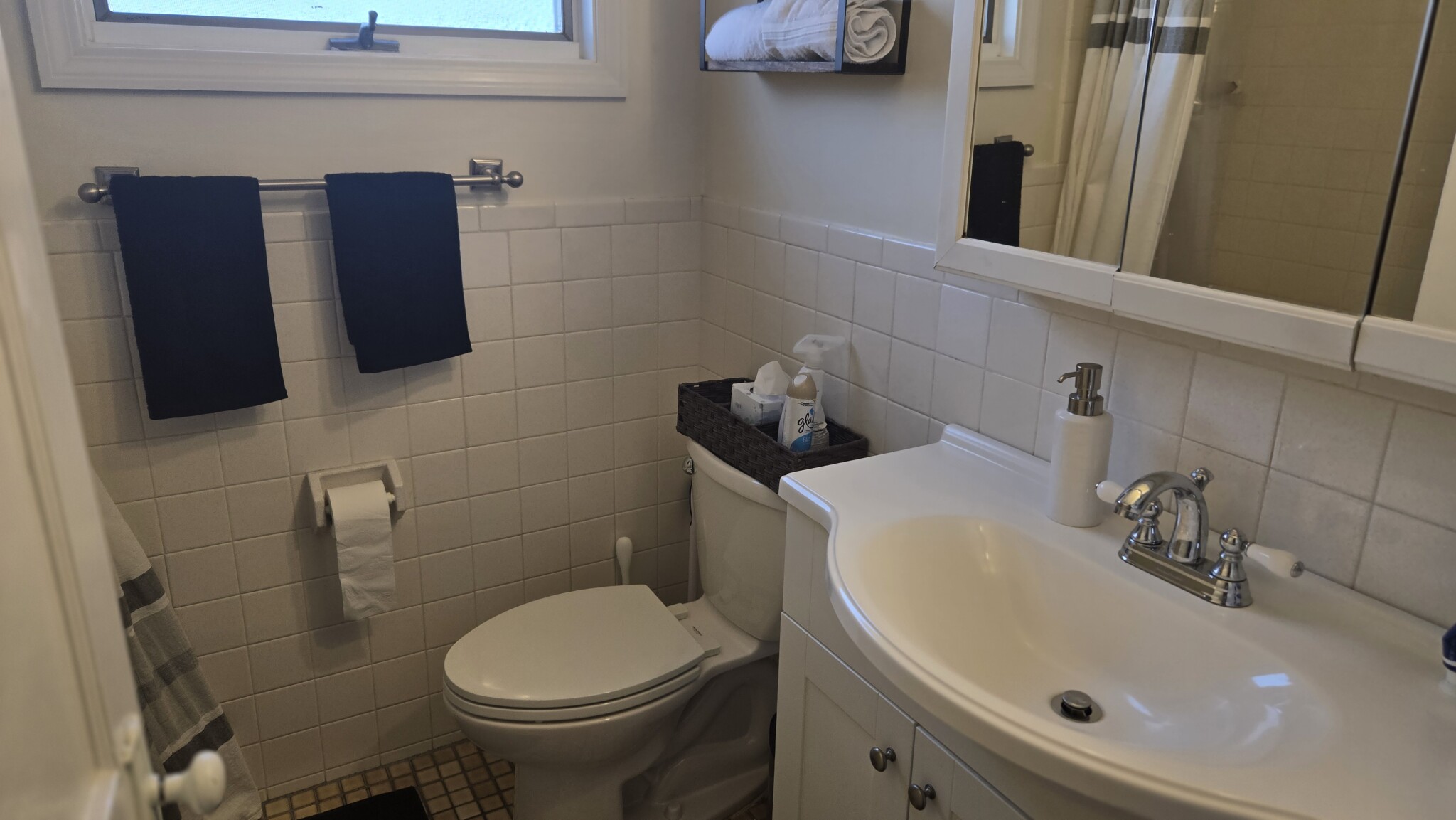 Photos of apartment on Hillside Rd.,Watertown MA 02472