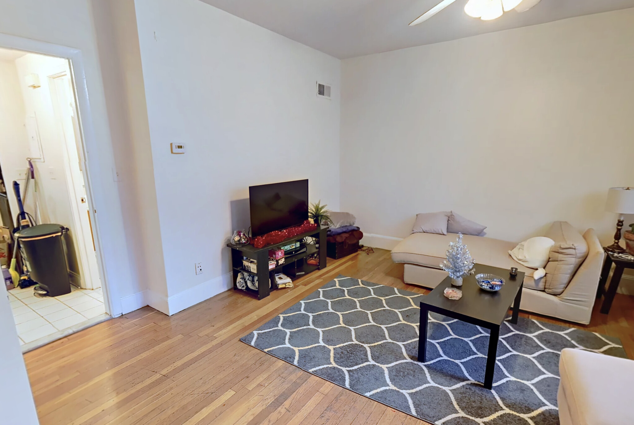 Photos of apartment on Freeman St.,Brookline MA 02446