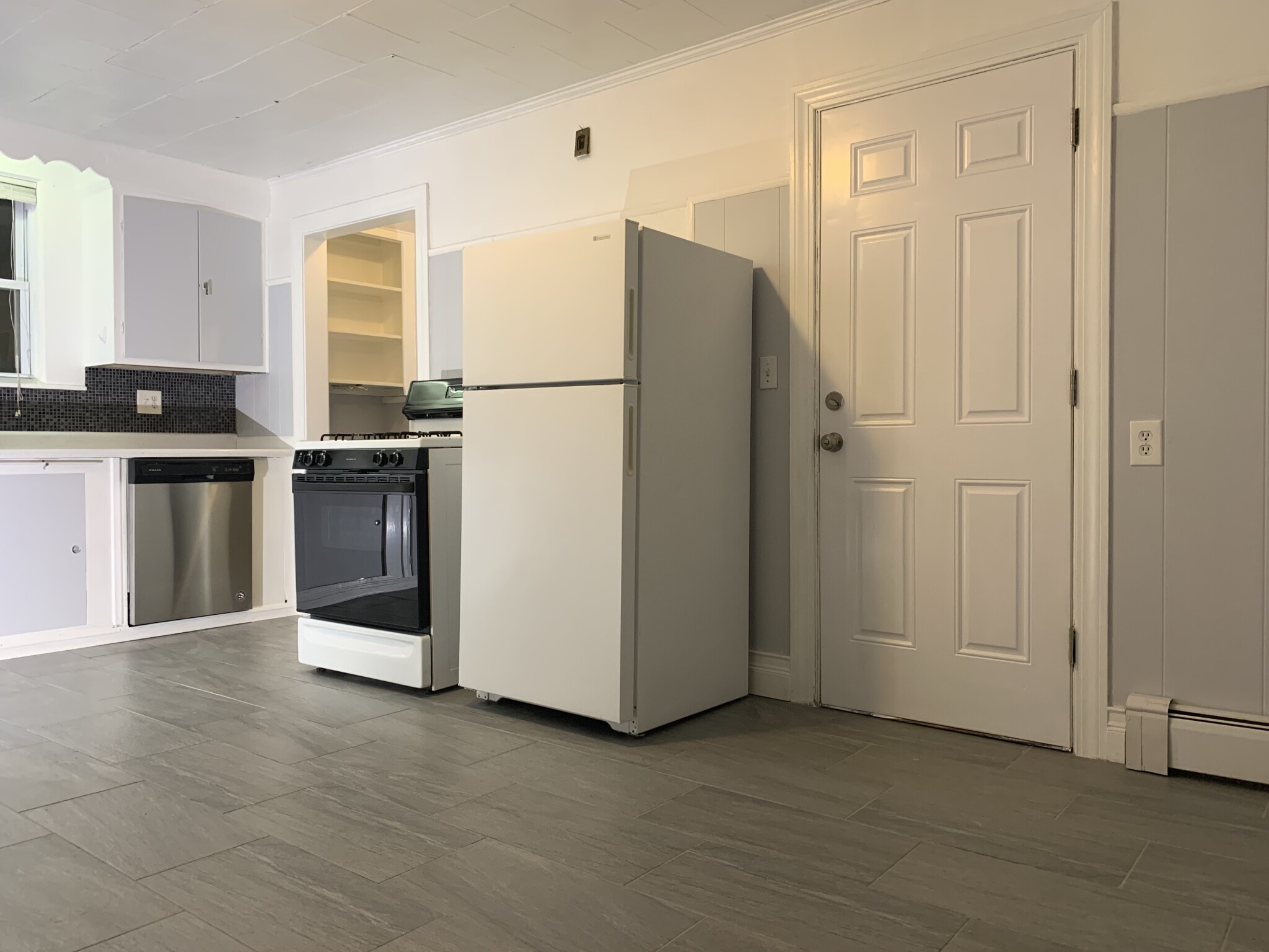 Photos of apartment on Broadway,Somerville MA 02145