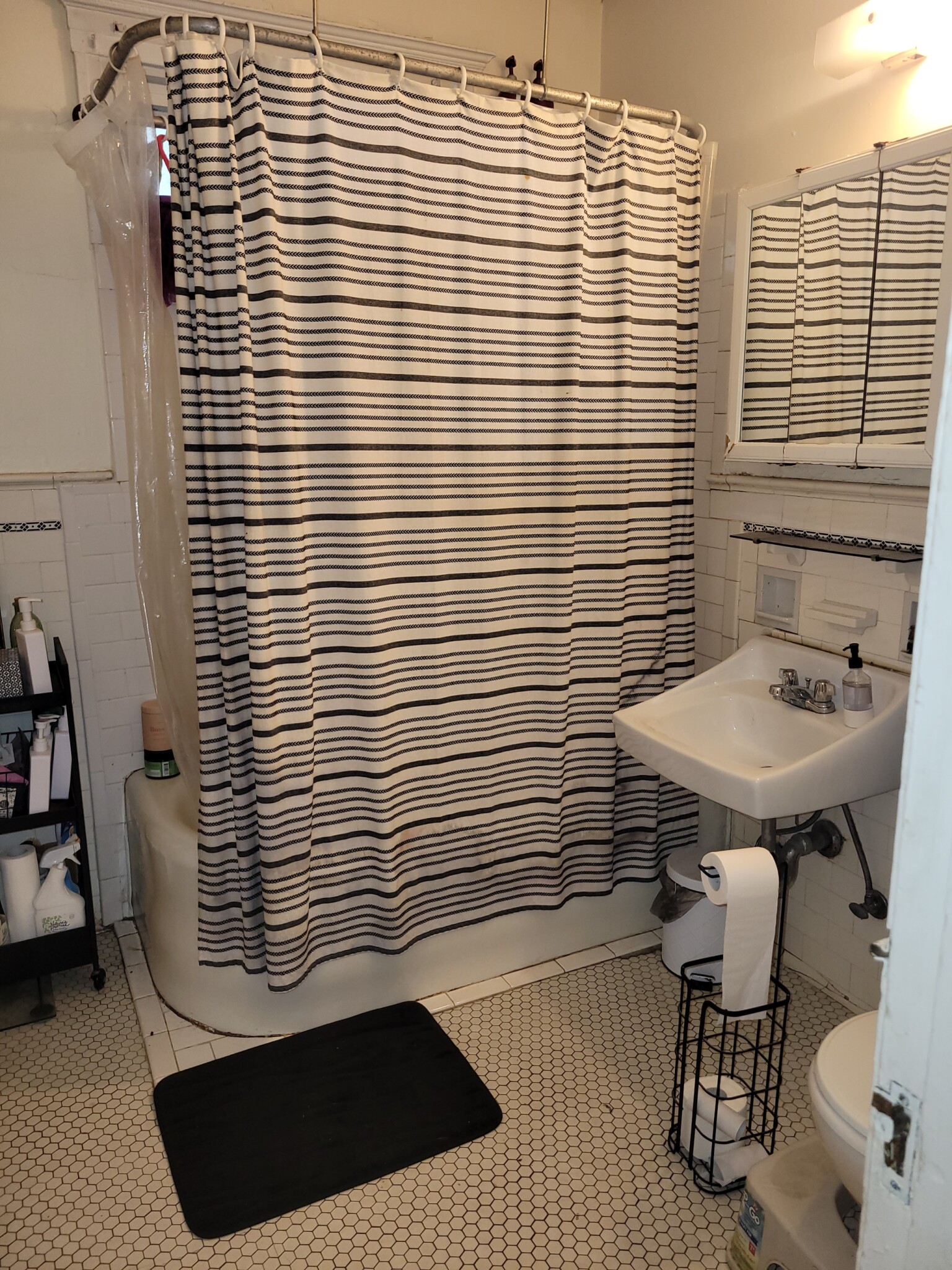 64 Oak Square Ave, Brighton