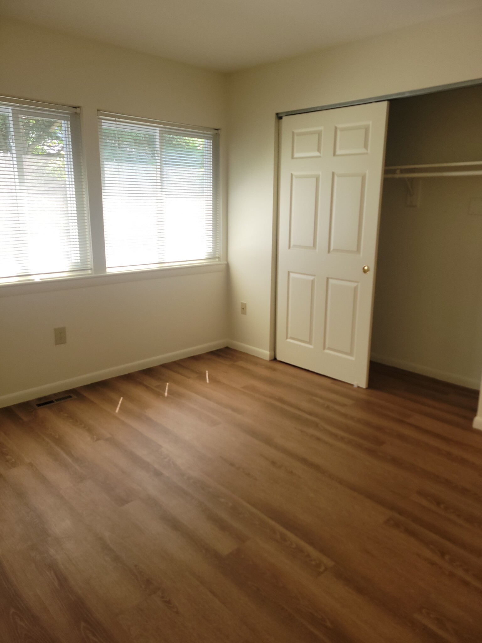 54 Hamlet St, Newton Center