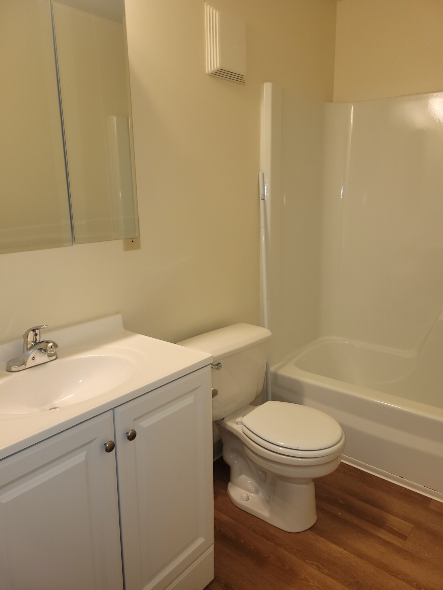 54 Hamlet St, Newton Center