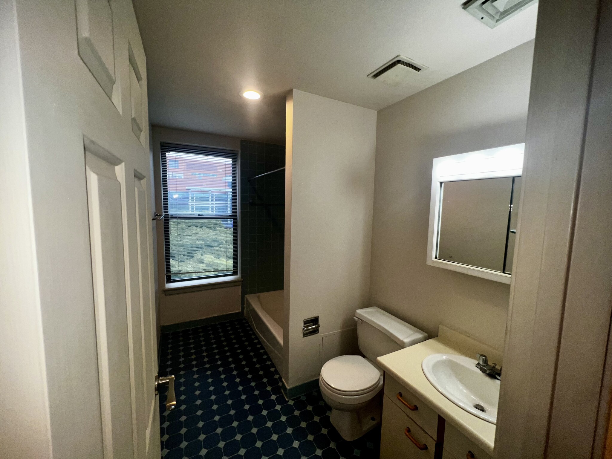 42 Worcester Sq, South End