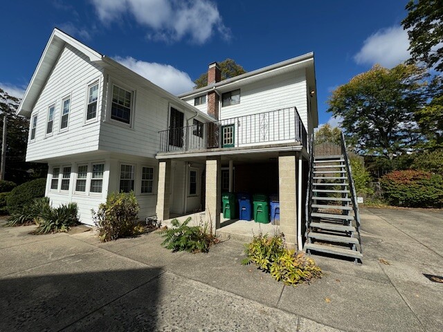 28 Brookside Ave, Newtonville