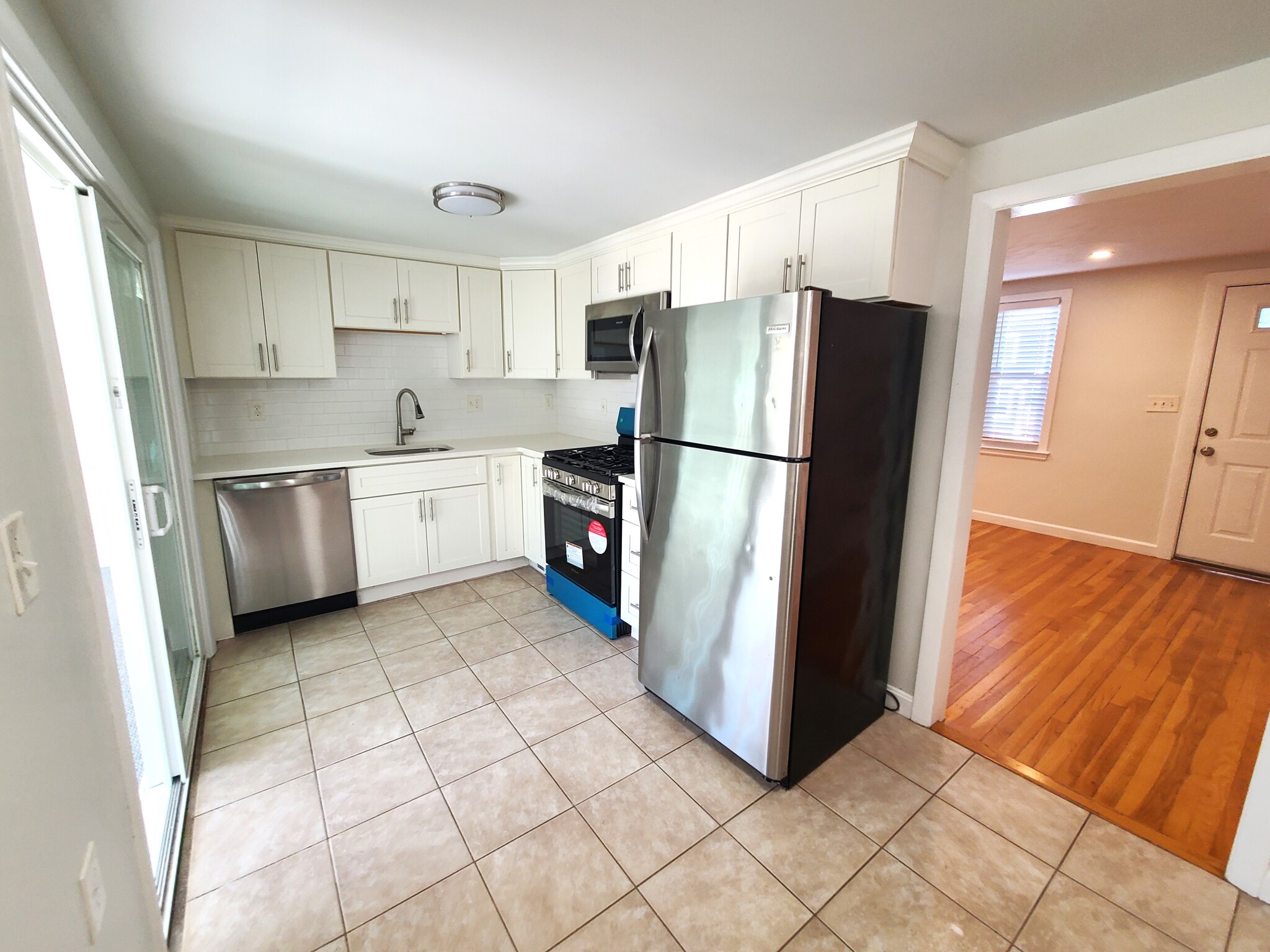 19 Shoreham St, Squantum