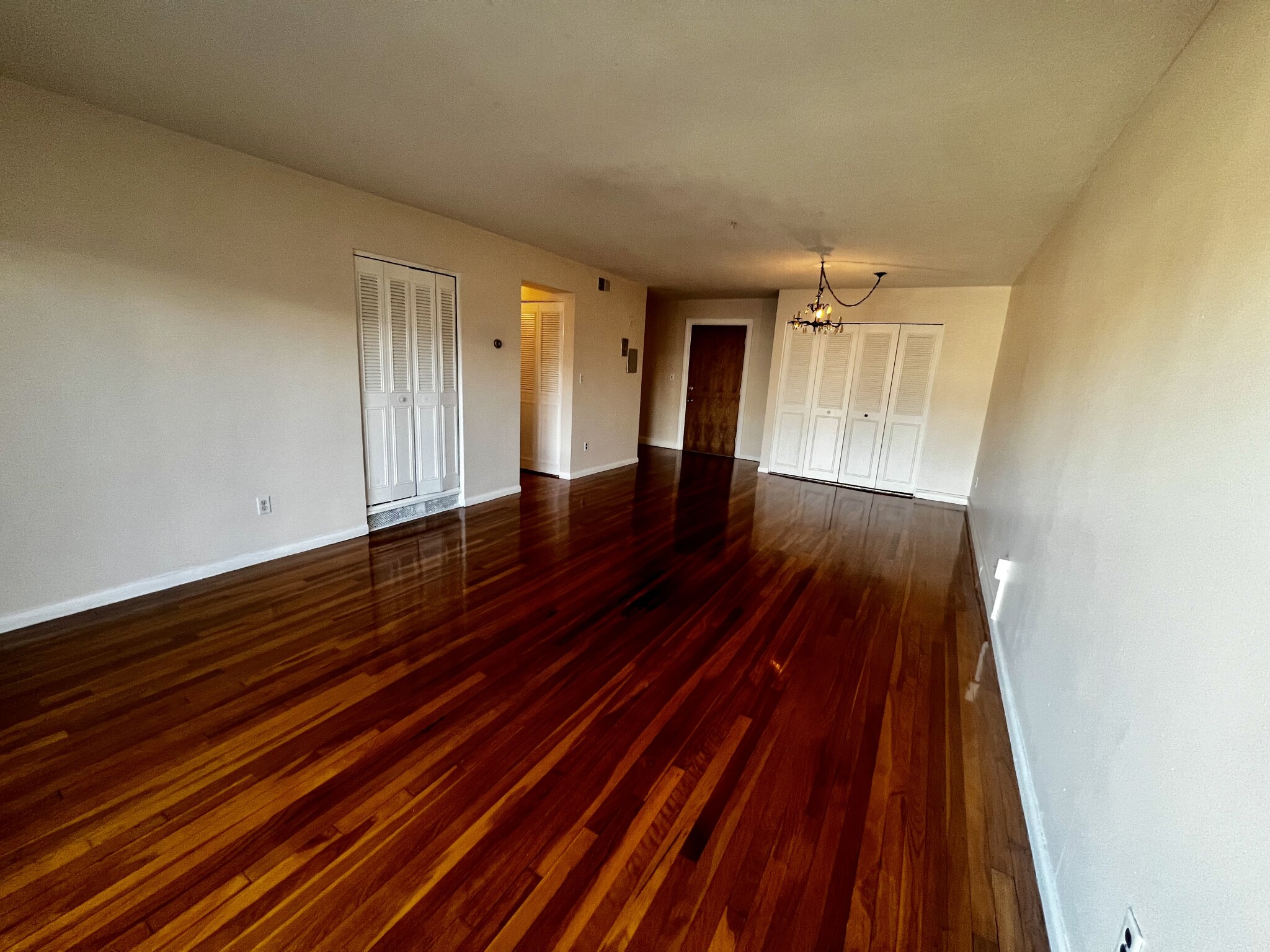 800 Hyde Park Ave, Hyde Park