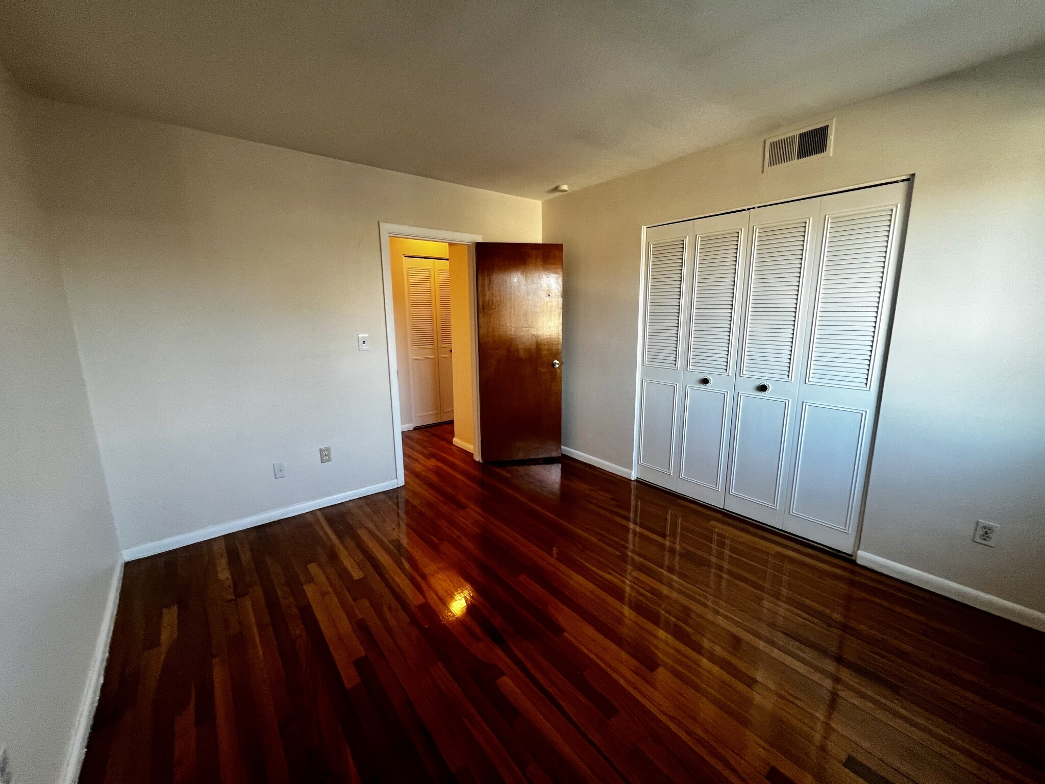 800 Hyde Park Ave, Hyde Park