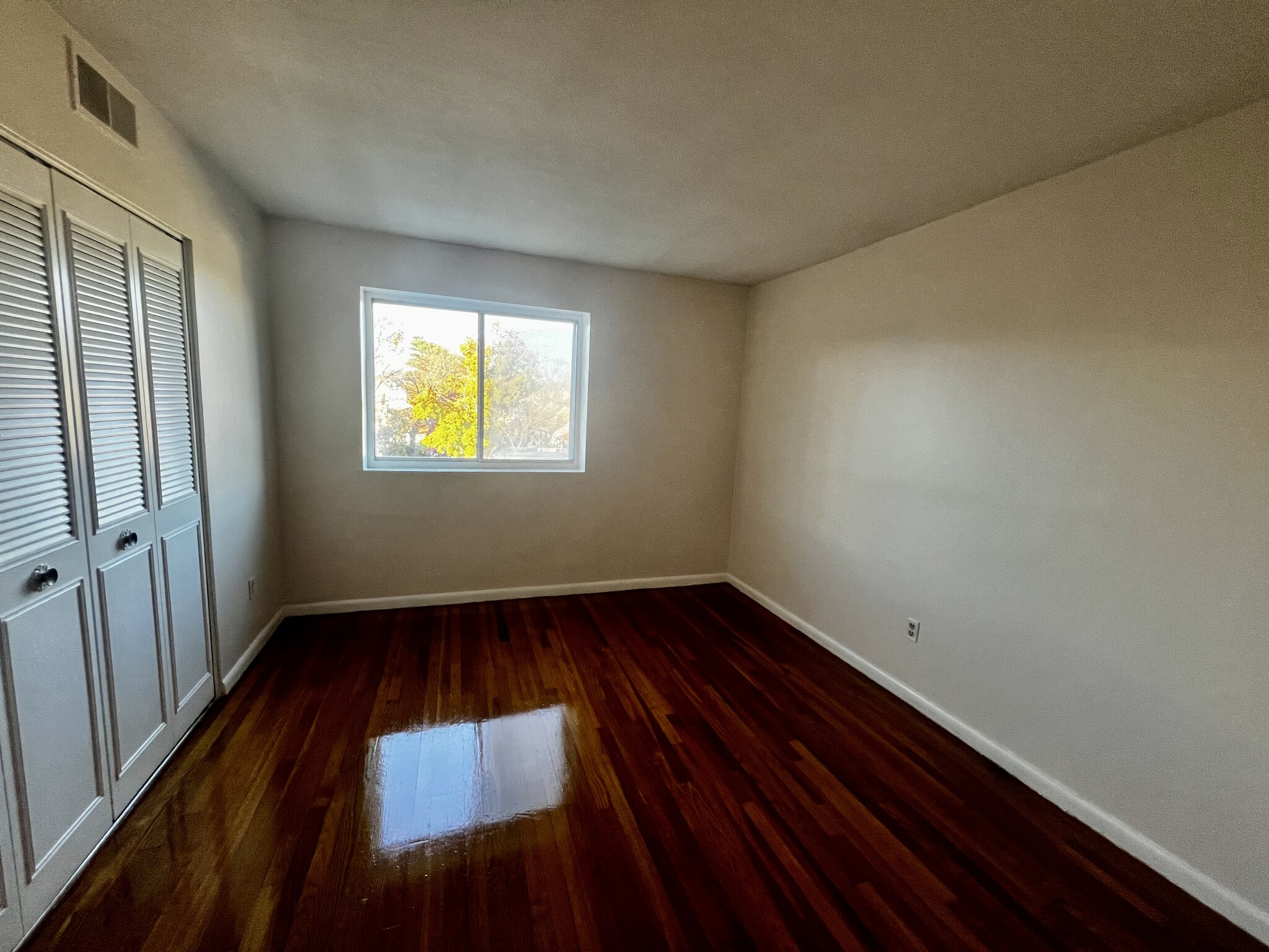 800 Hyde Park Ave, Hyde Park