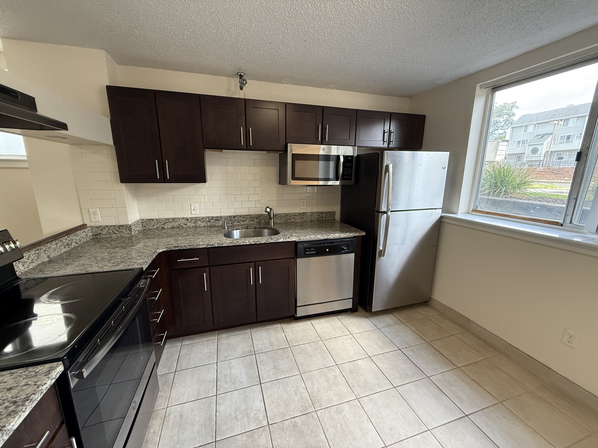 2 bed, 1.5 bath apartment for rent at 152 North Beacon St Unit A2, Brighton — photo 2 of 14