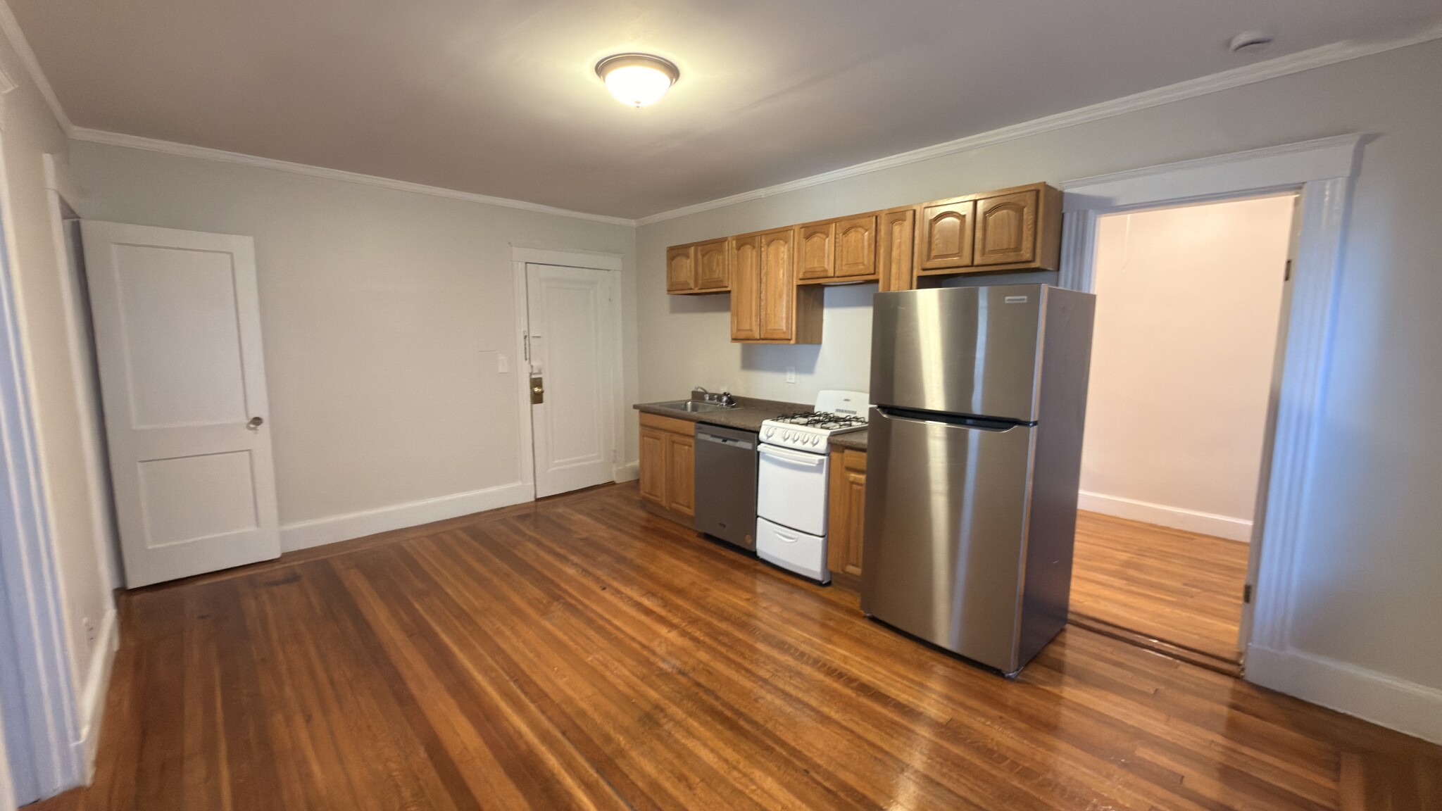 1615 Commonwealth Ave. - 2,400USD / month