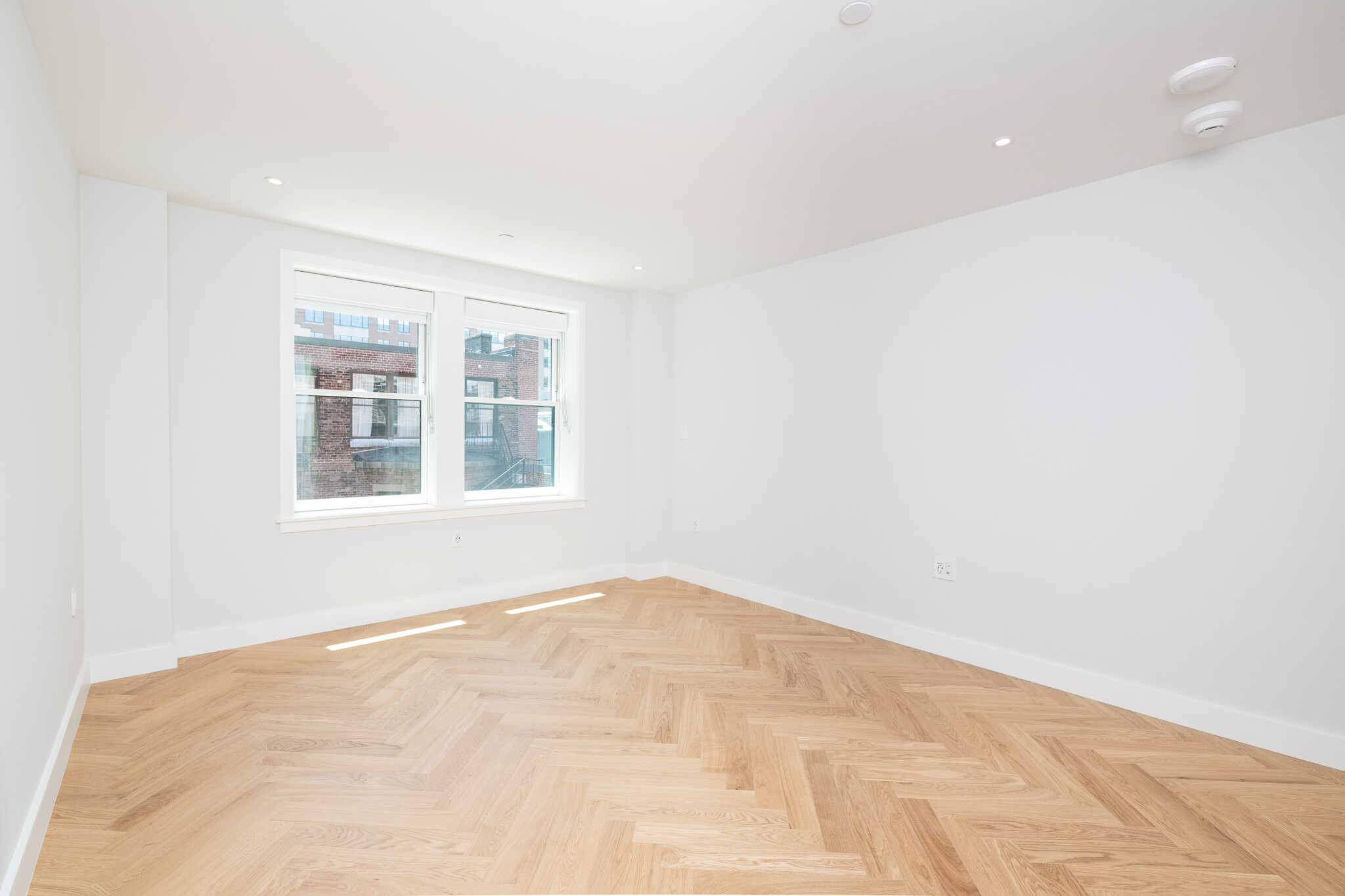 12 Commonwealth Ave. - 3,100USD / month